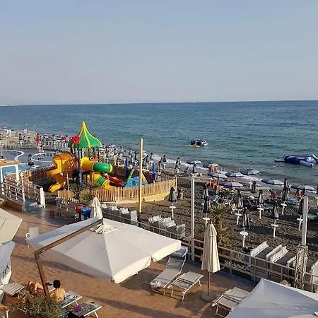 Salernoroomstation Διαμέρισμα Σαλέρνο